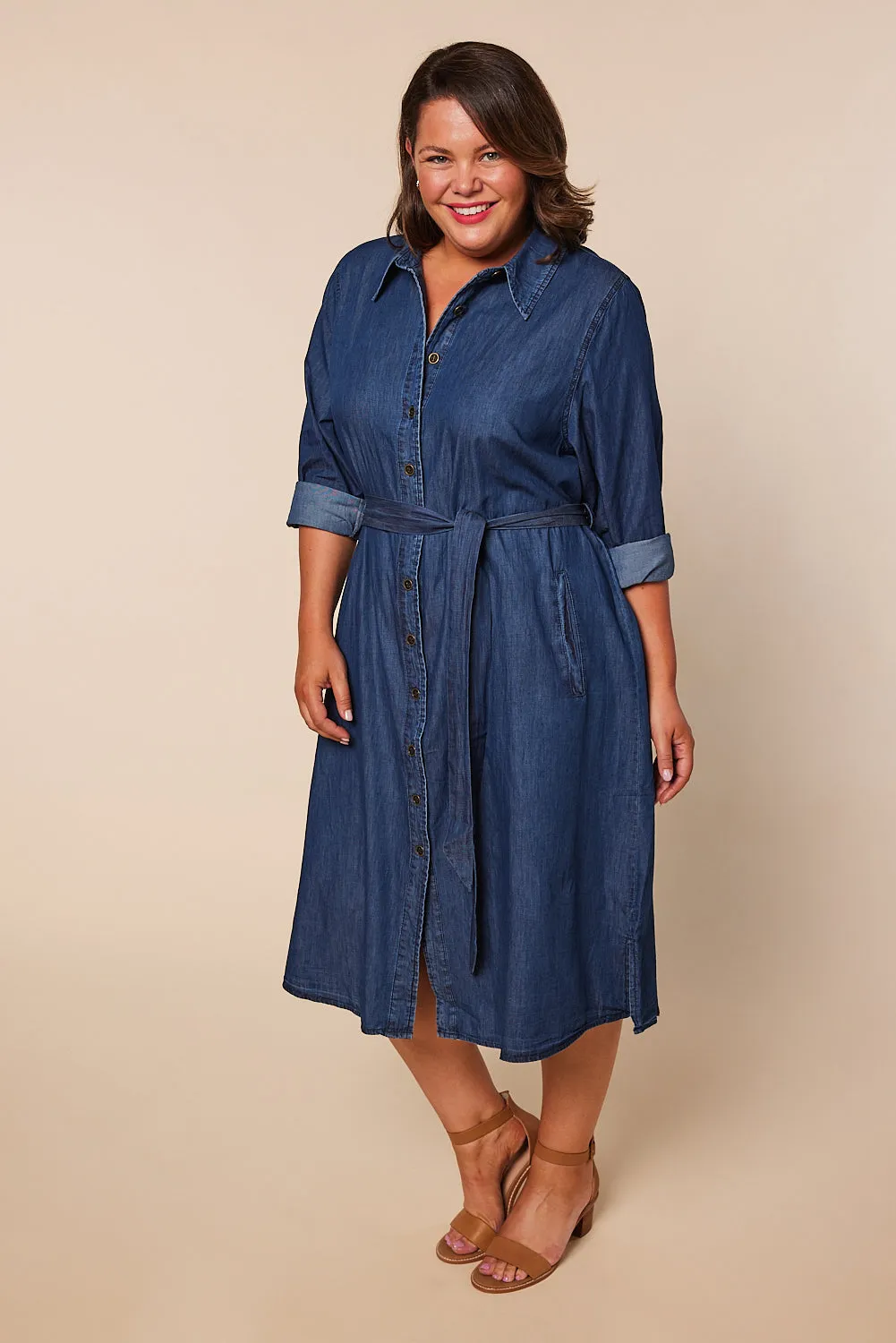 Abbey Chambray Dress in Mid Wash