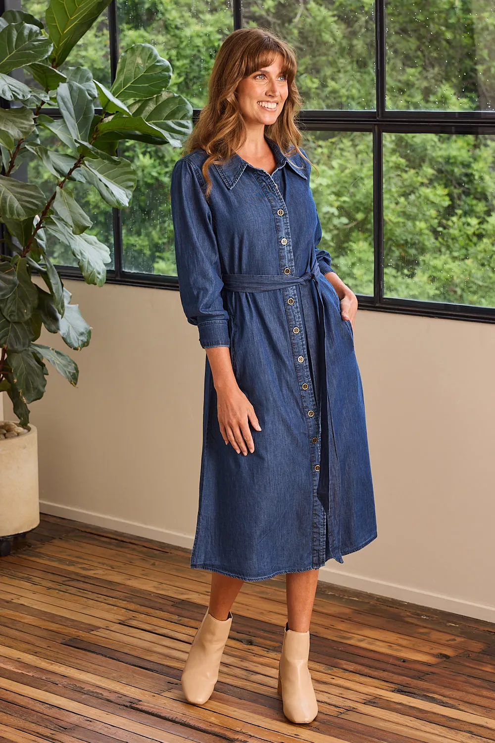 Abbey Chambray Dress in Mid Wash