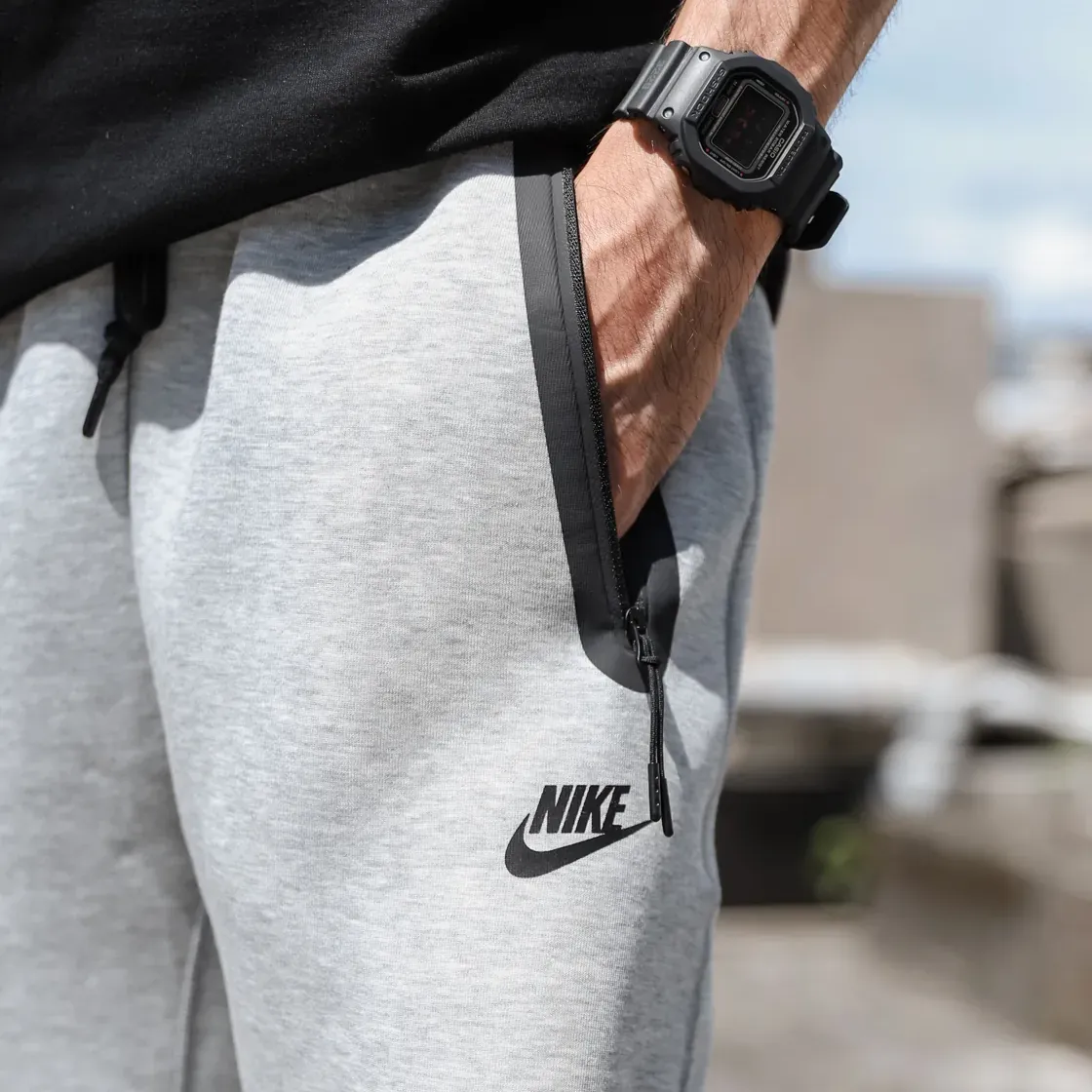 Nike Sportswear Tech Fleece Sweatpants [FB8013]