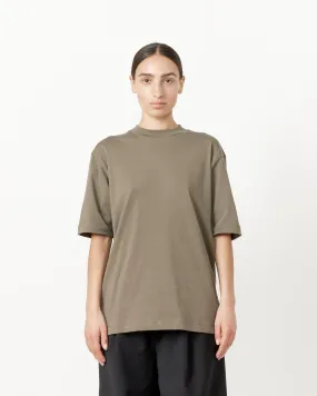 Progam Mock Neck T-Shirt in Dune