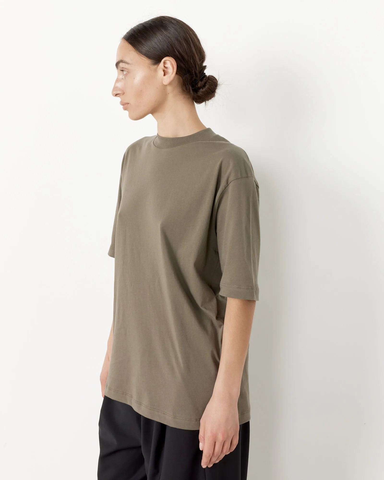 Progam Mock Neck T-Shirt in Dune