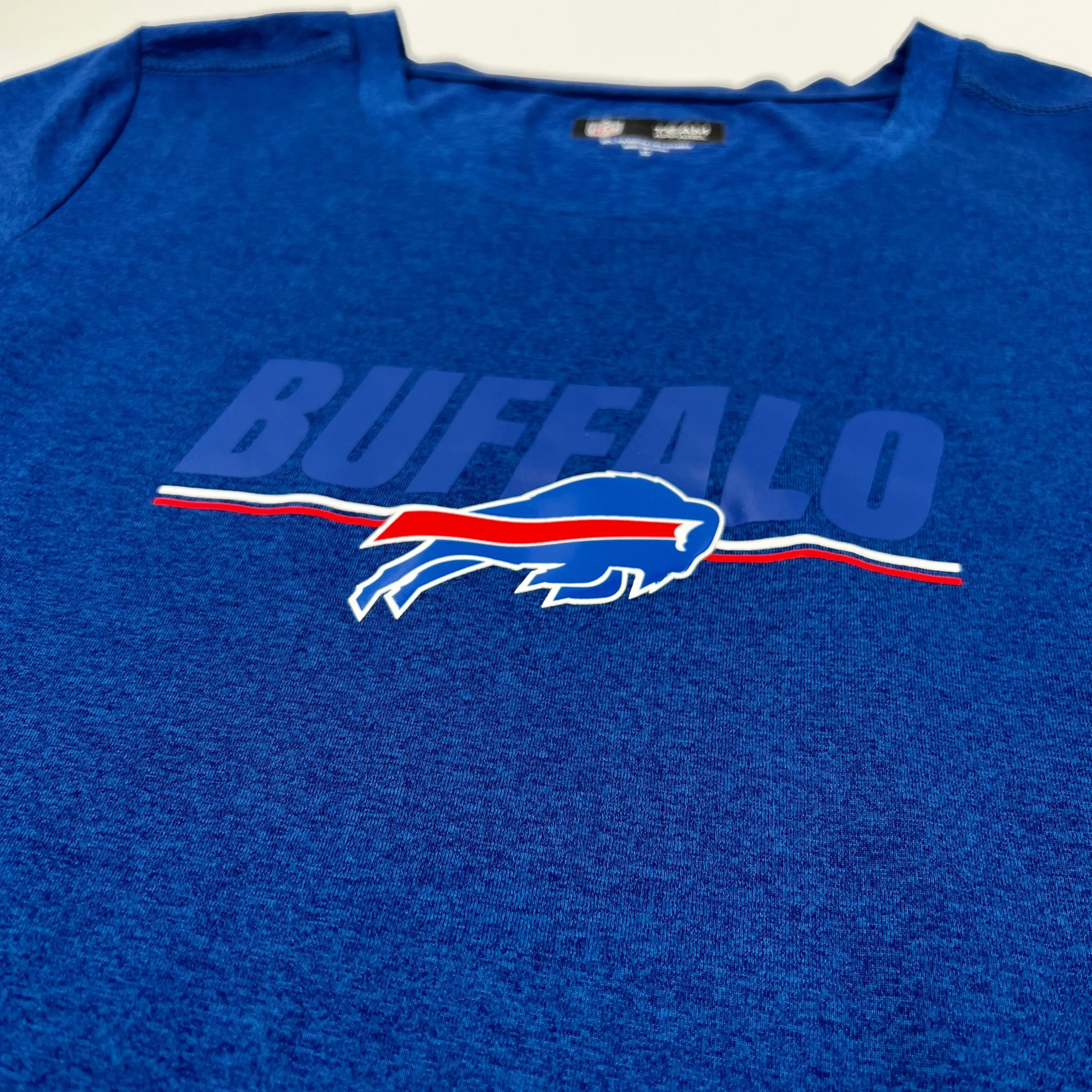 Women's New Era Bills 2023 Official Training Camp Lightweight Shirt